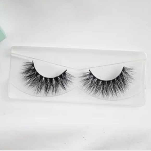 Simone Mink Lashes - Picture 1 of 8